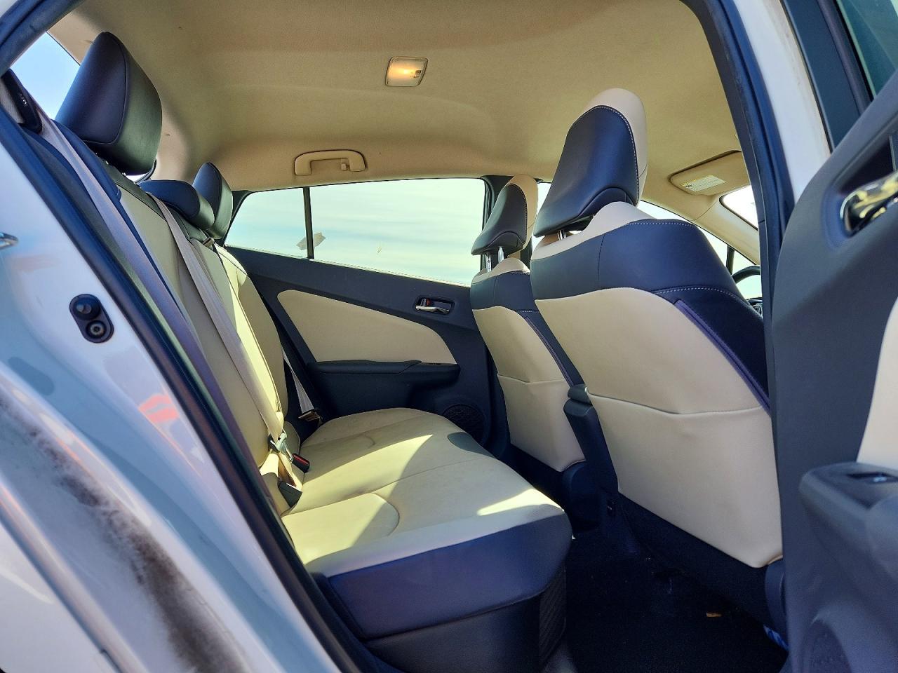 2017 TOYOTA PRIUS