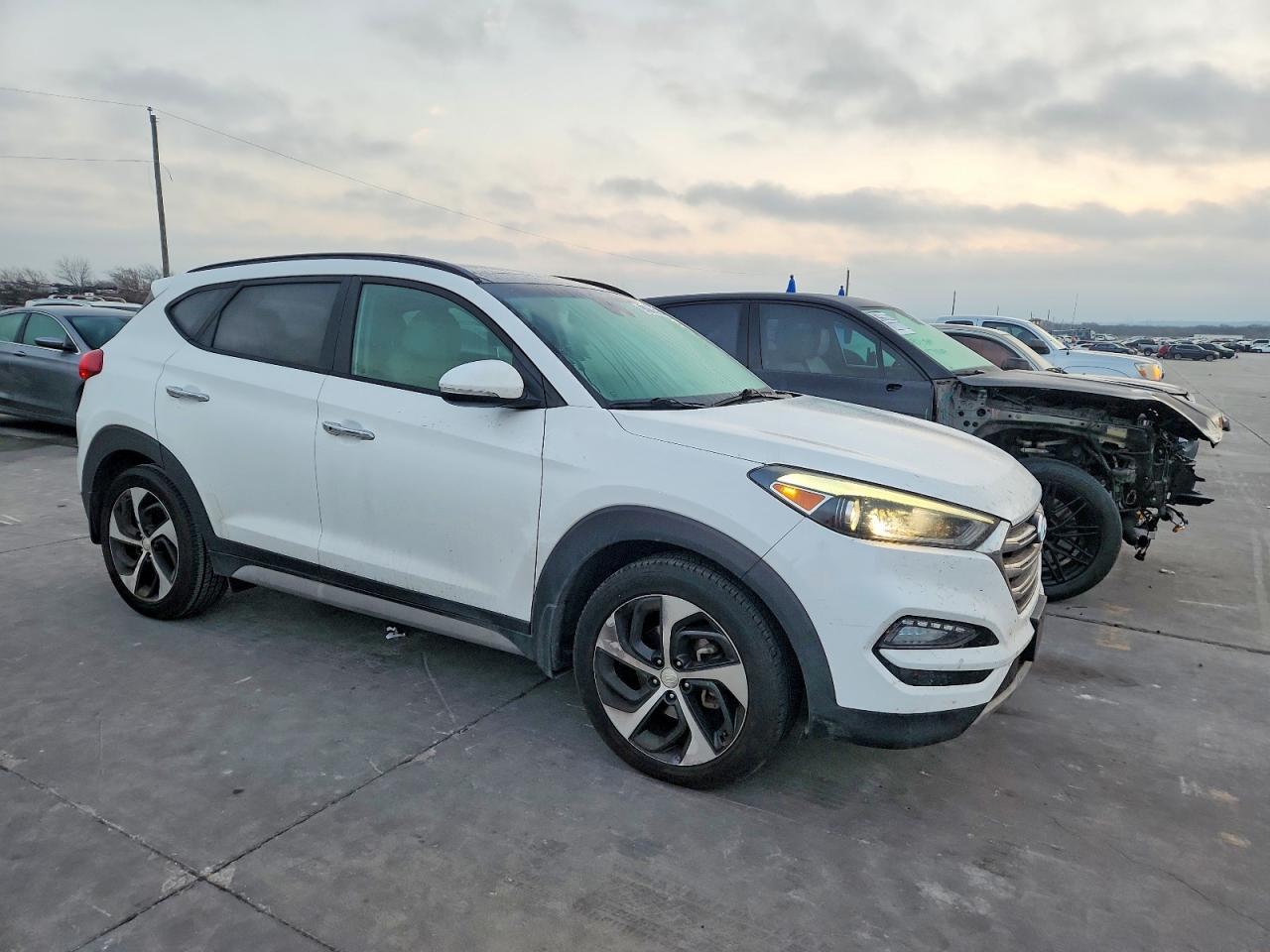 2017 HYUNDAI TUCSON