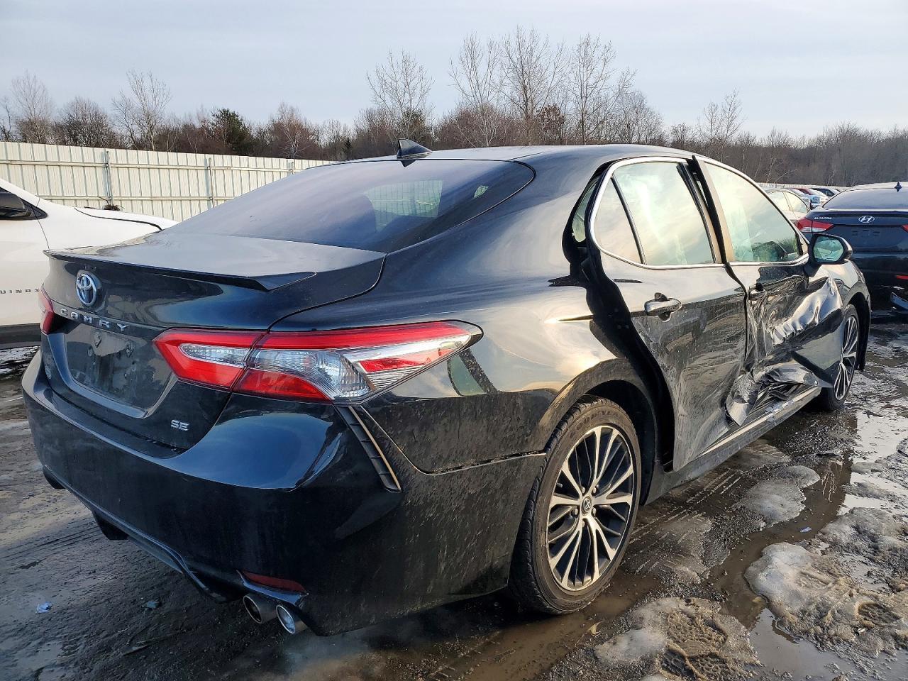 2019 TOYOTA CAMRY