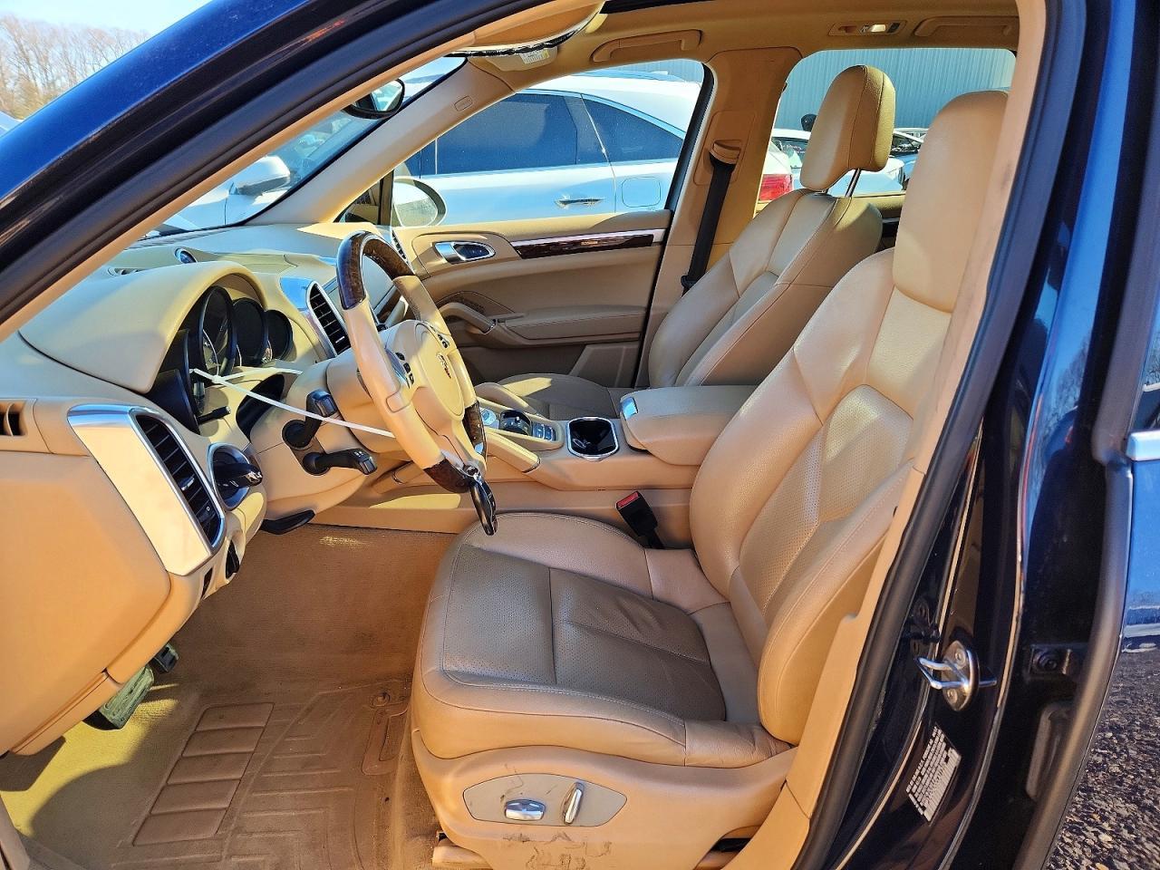 2012 PORSCHE CAYENNE