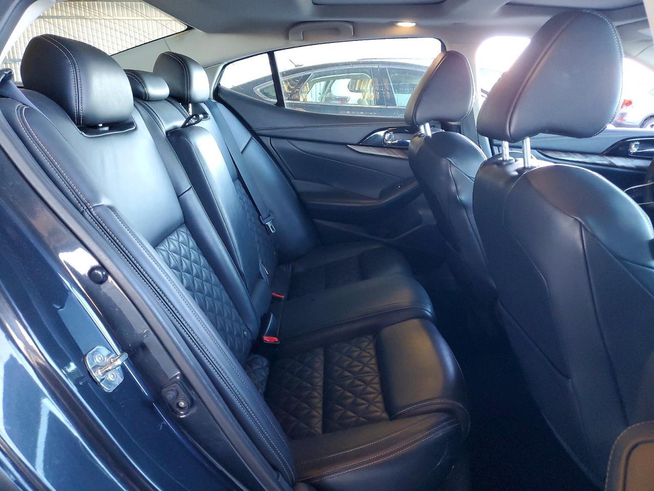 2016 NISSAN Maxima
