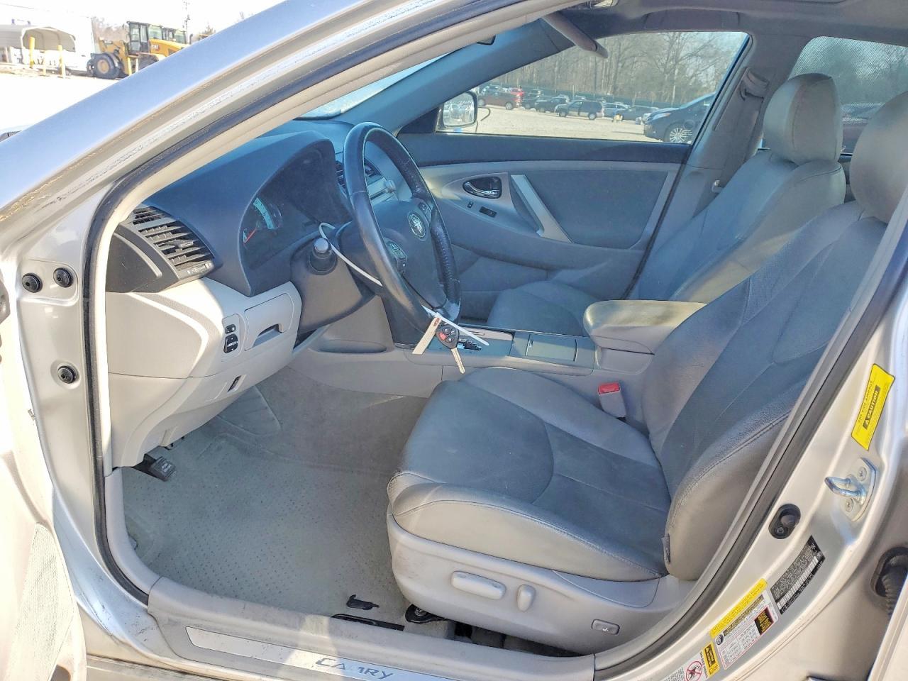 2011 TOYOTA CAMRY