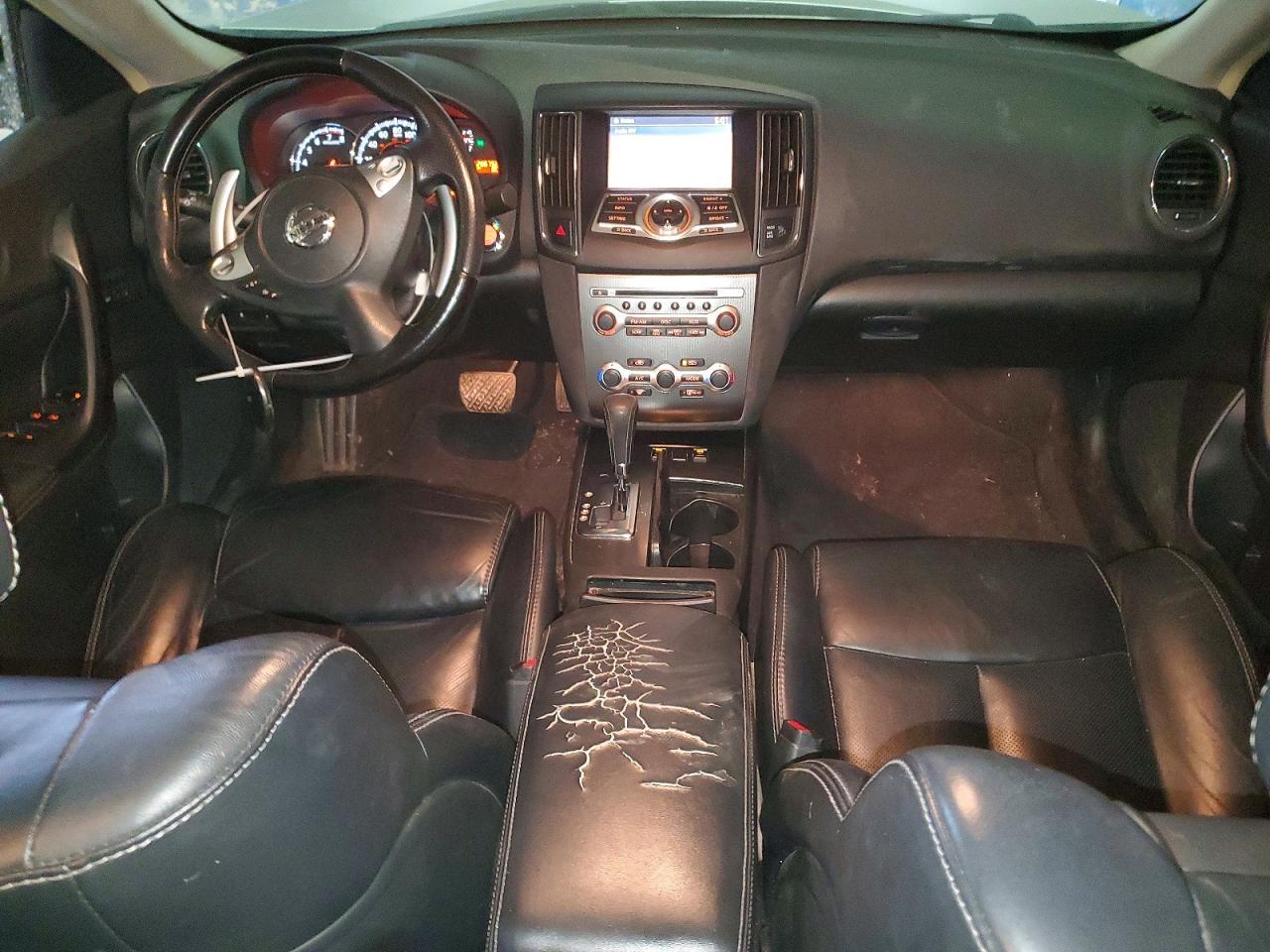 2011 NISSAN Maxima