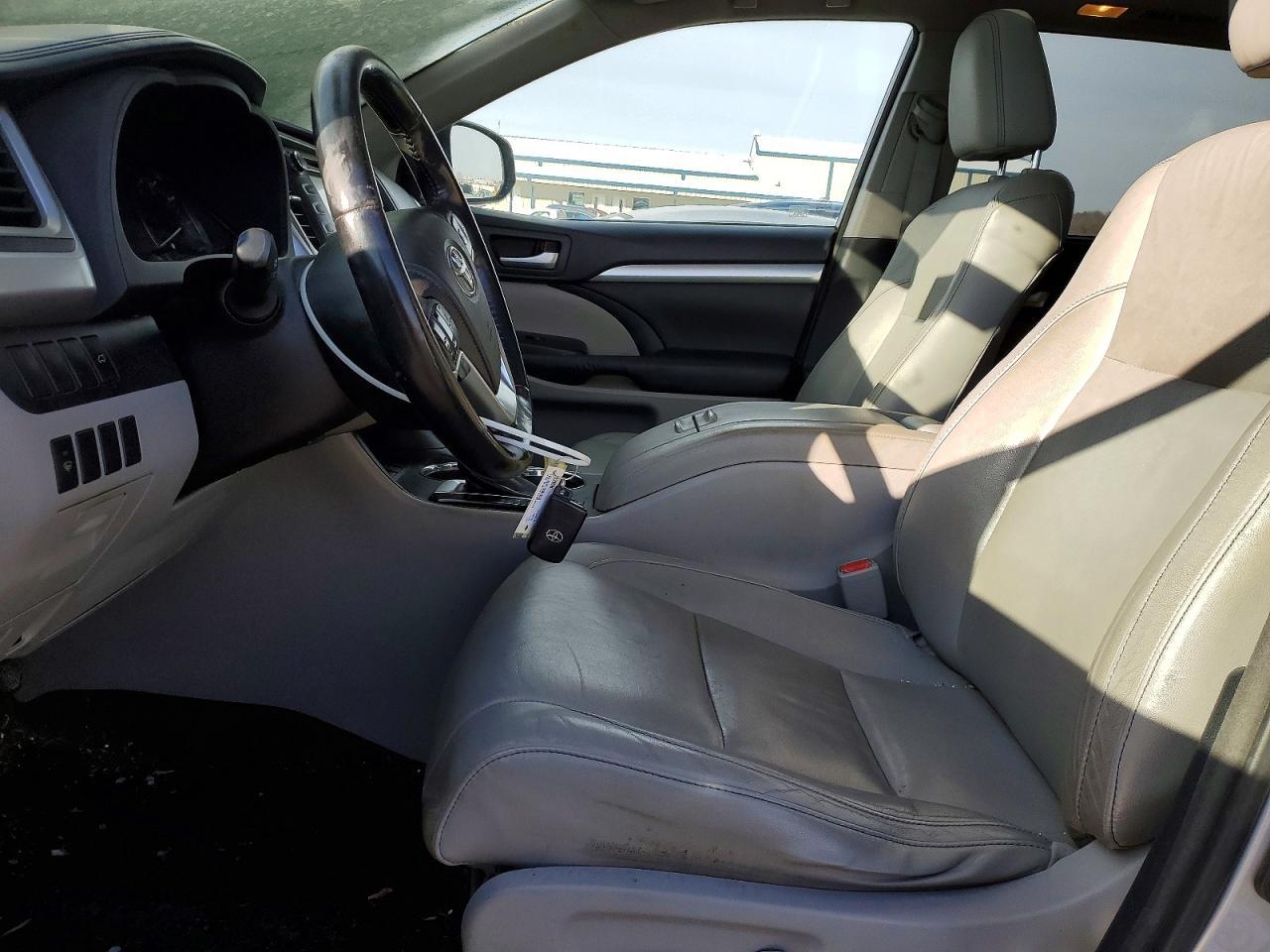 2014 TOYOTA HIGHLANDER