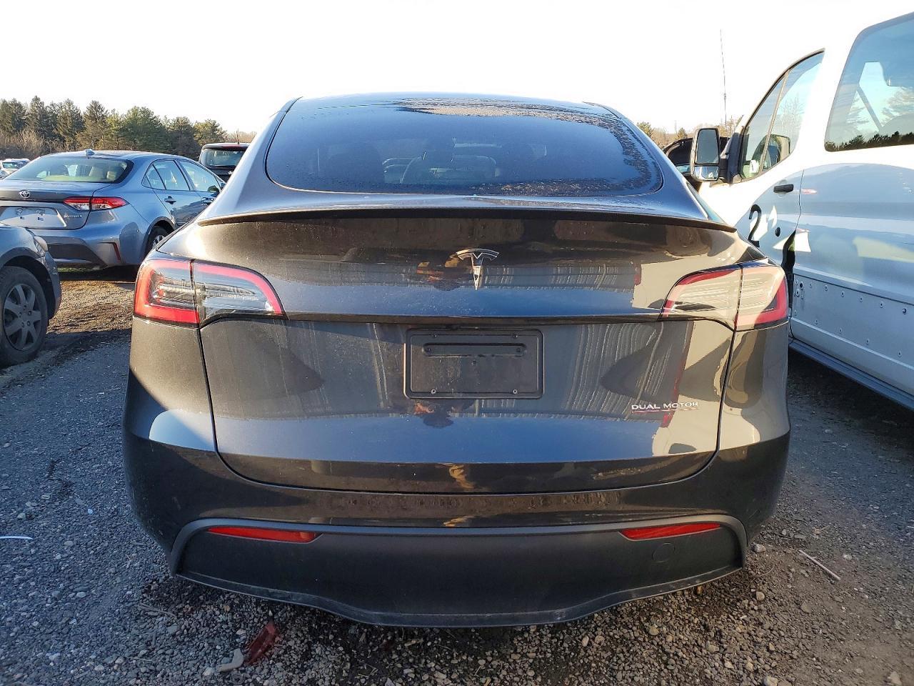 2024 TESLA MODEL Y