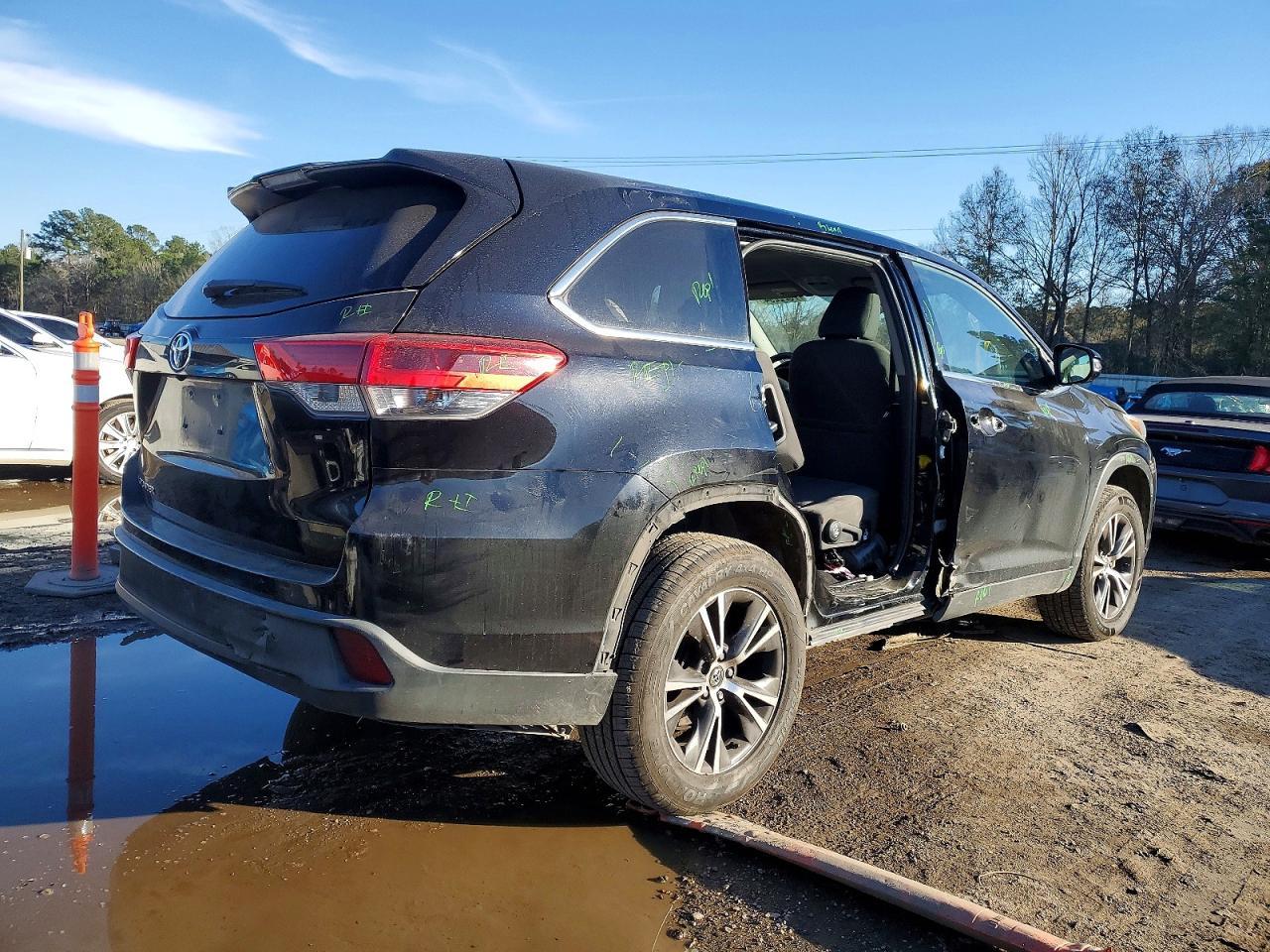 2019 TOYOTA HIGHLANDER
