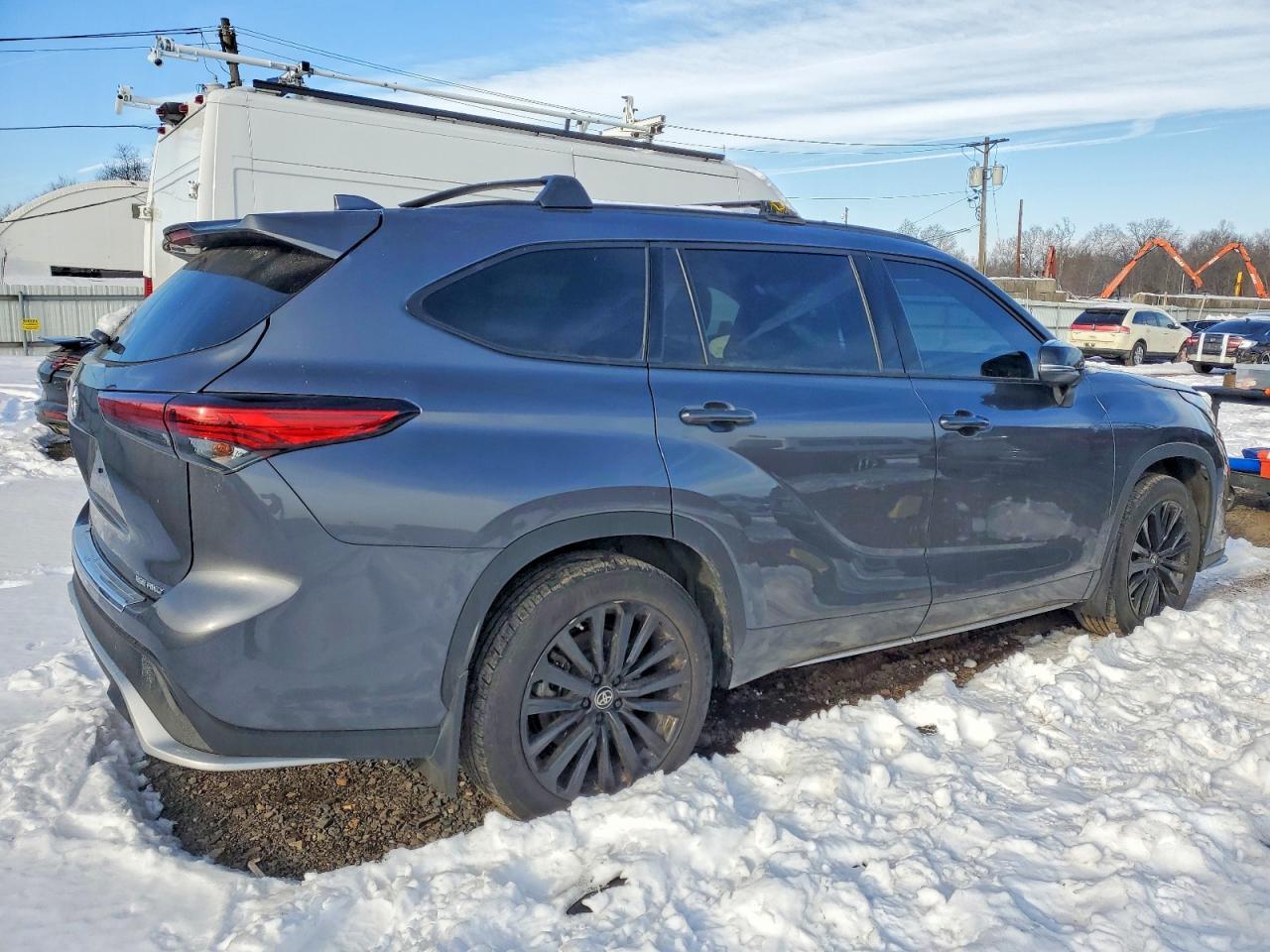 2023 TOYOTA HIGHLANDER