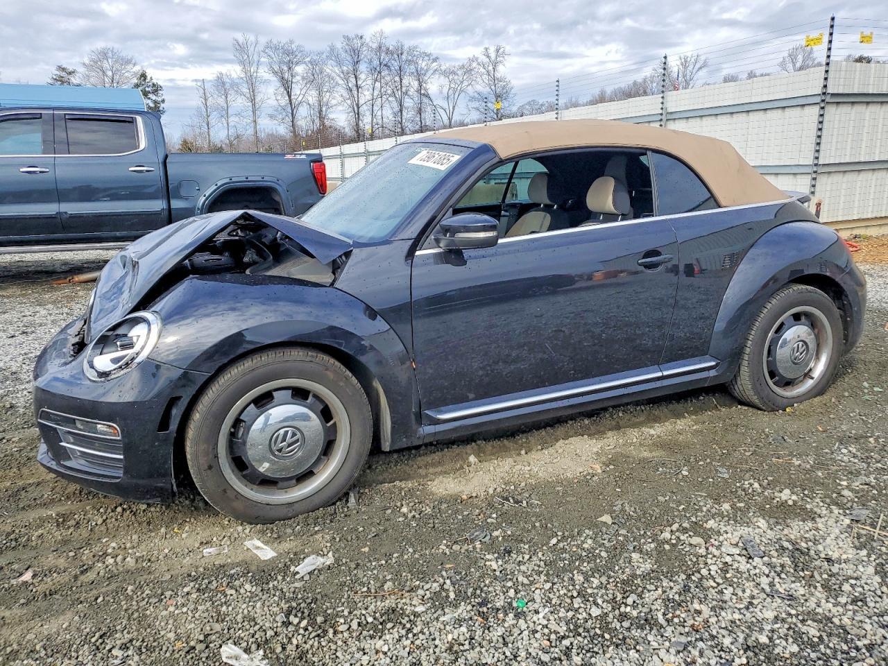 2018 VOLKSWAGEN Beetle
