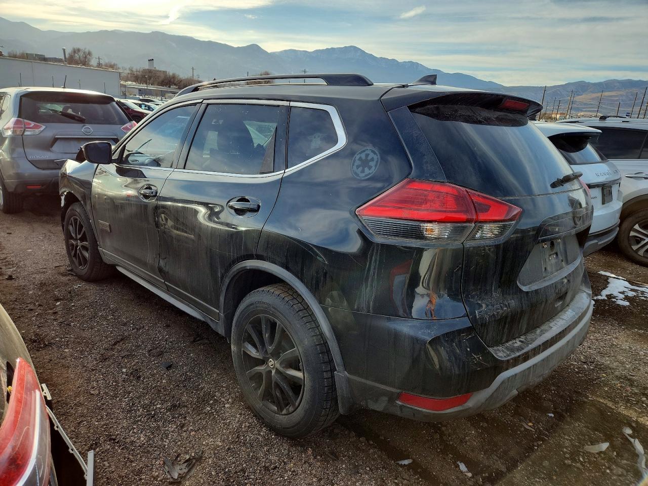 2017 NISSAN ROGUE