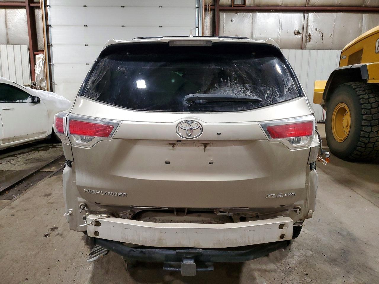 2015 TOYOTA HIGHLANDER