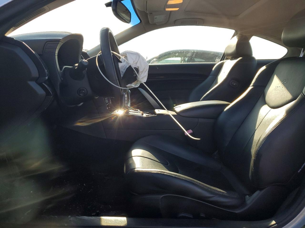 2011 INFINITI G37