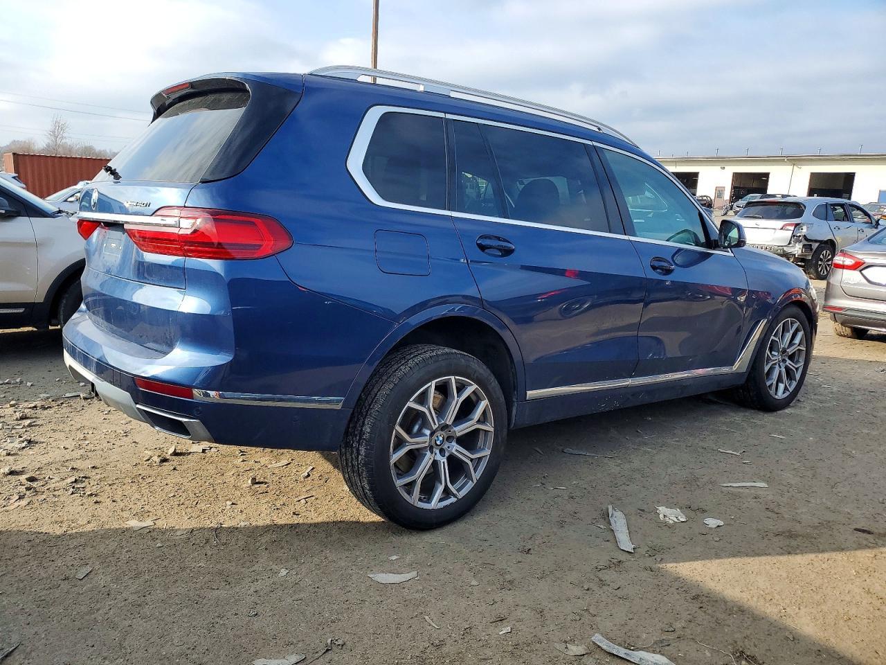 2021 BMW X7