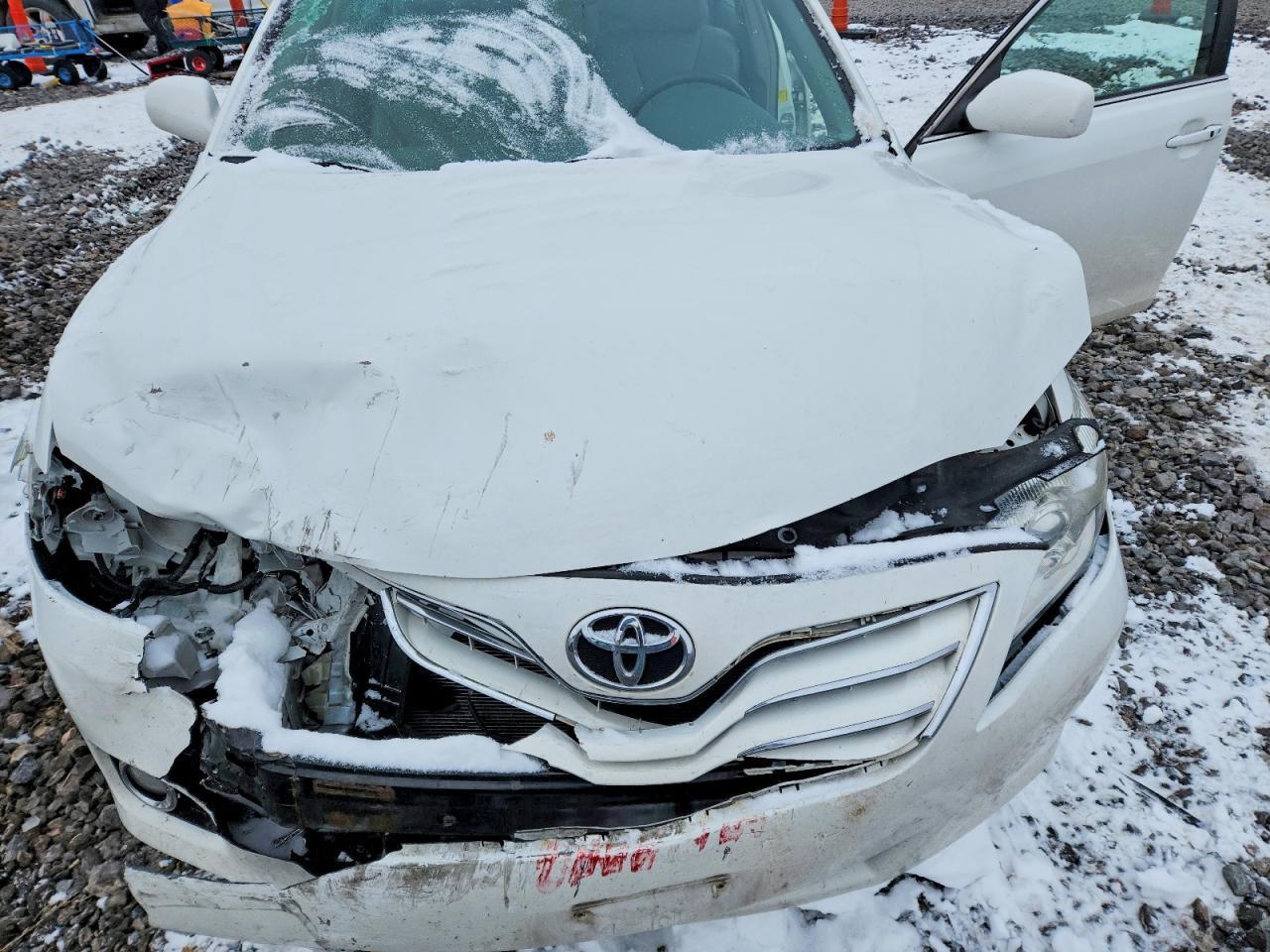 2011 TOYOTA CAMRY