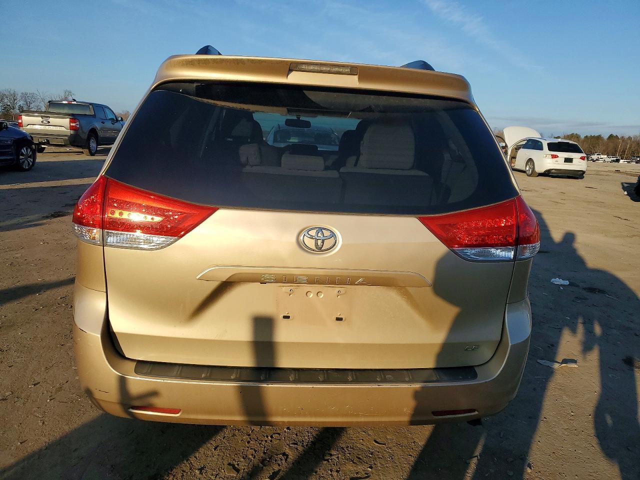 2014 TOYOTA SIENNA