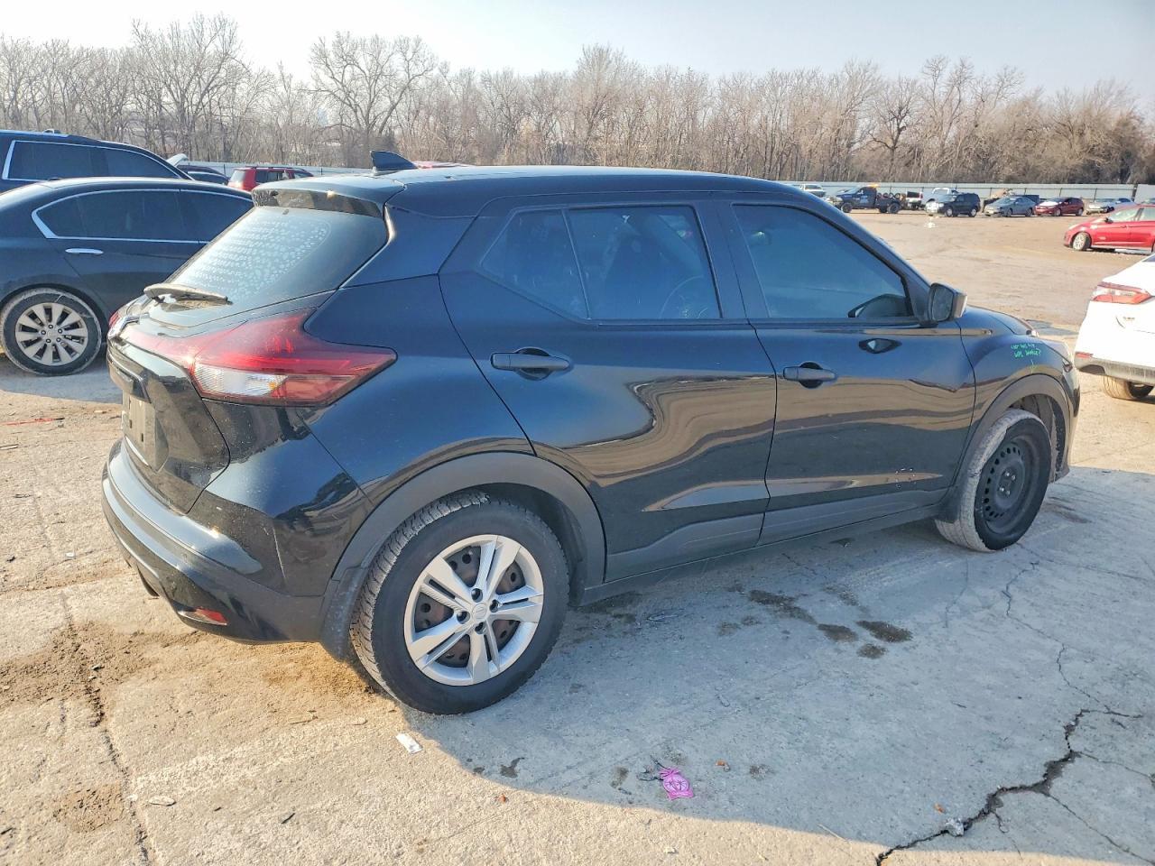 2021 NISSAN KICKS
