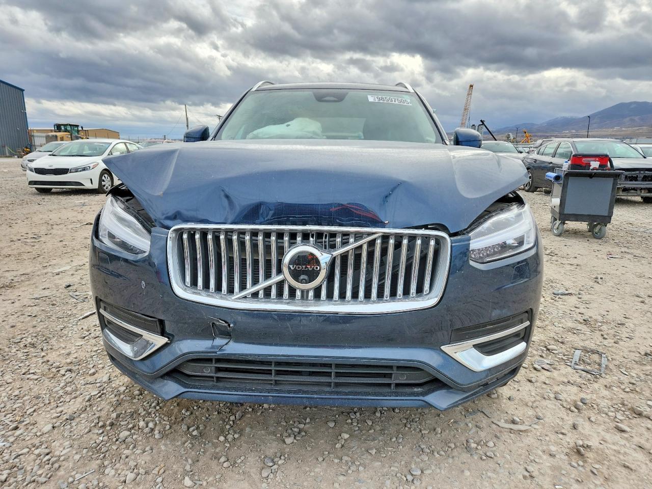 2024 VOLVO XC90