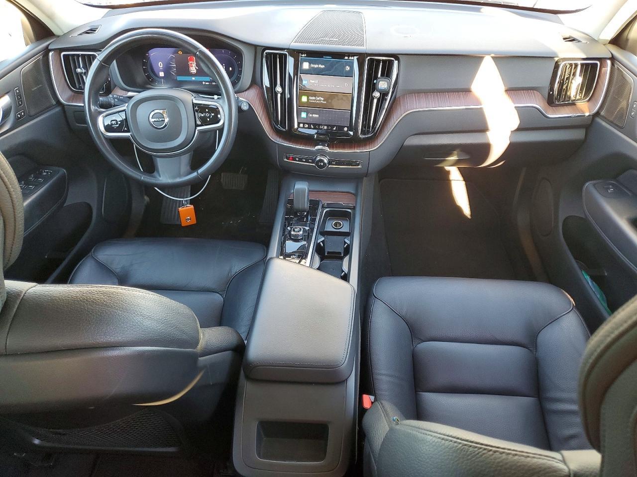 2024 VOLVO XC60