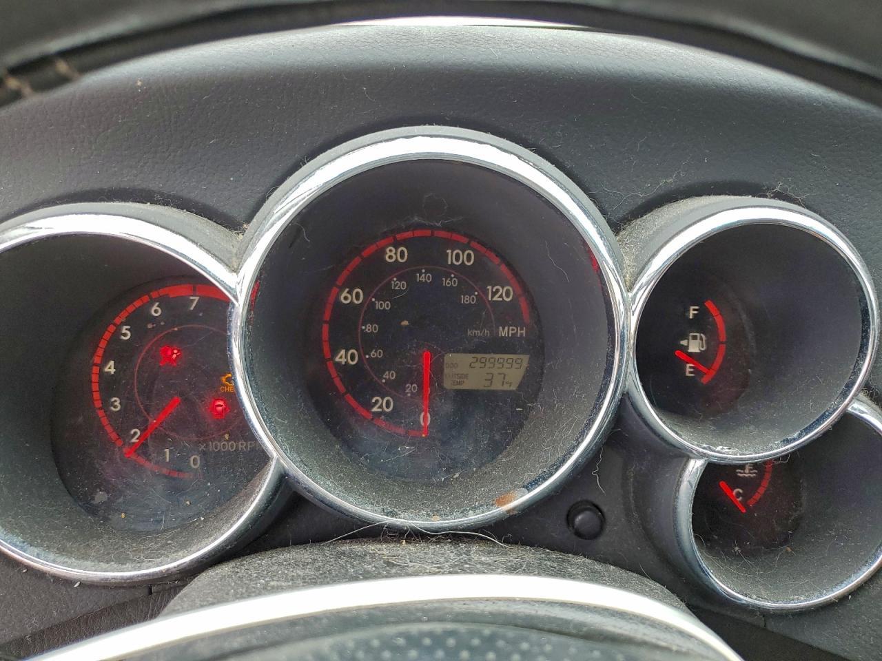 2004 PONTIAC VIBE