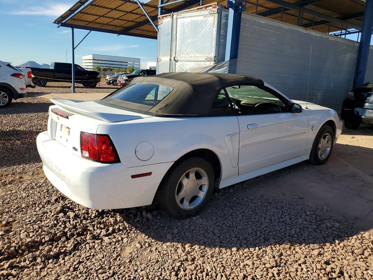 2000 FORD MUSTANG