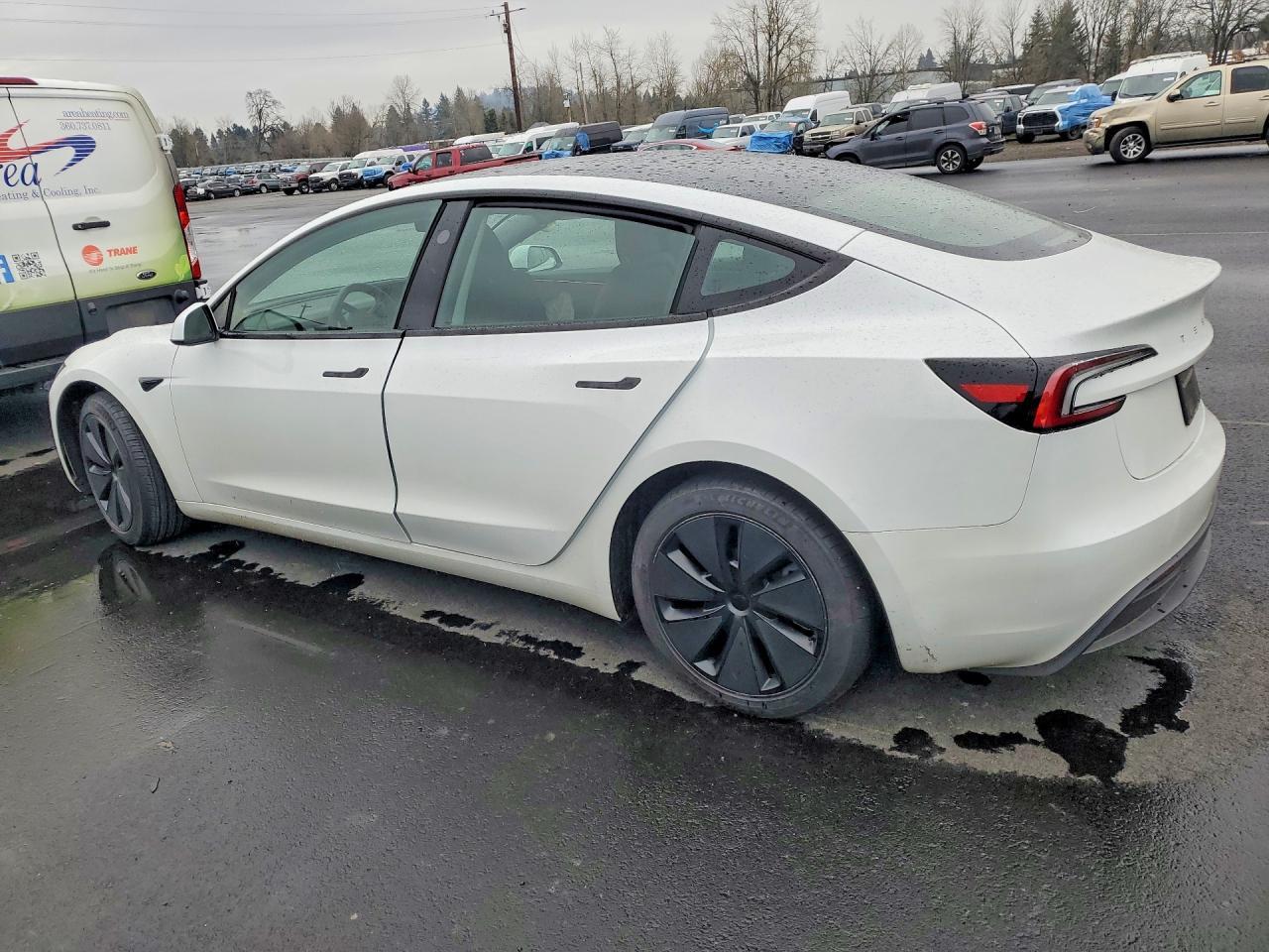 2024 TESLA MODEL 3