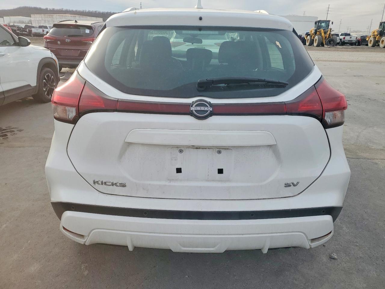 2024 NISSAN KICKS