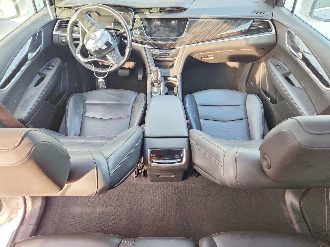 2021 CADILLAC XT6