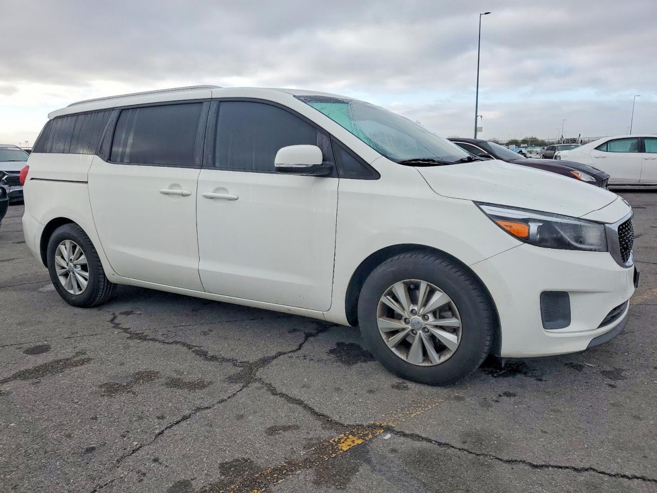 2016 KIA SEDONA