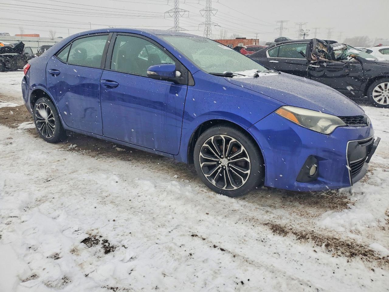 2015 TOYOTA COROLLA
