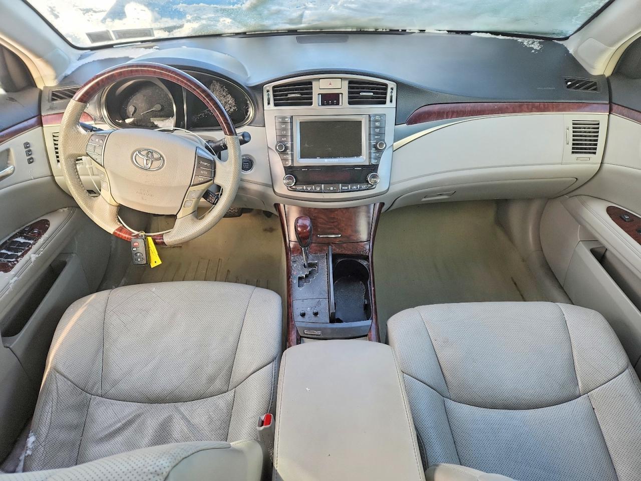 2011 TOYOTA Avalon