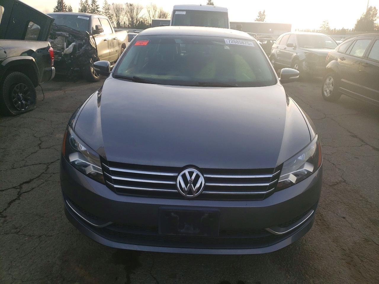 2015 VOLKSWAGEN Passat
