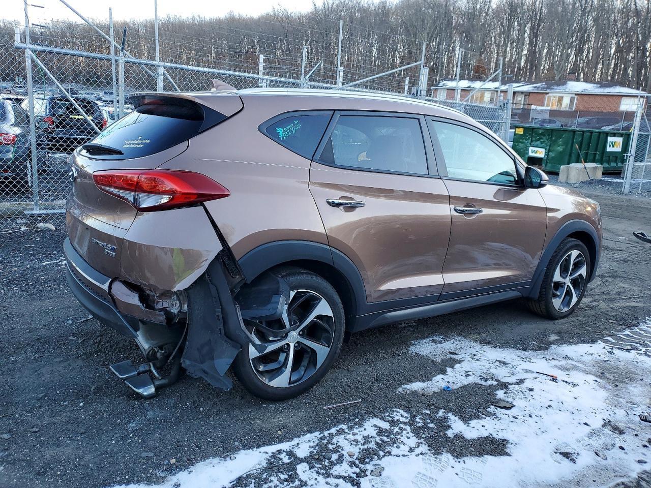 2016 HYUNDAI TUCSON