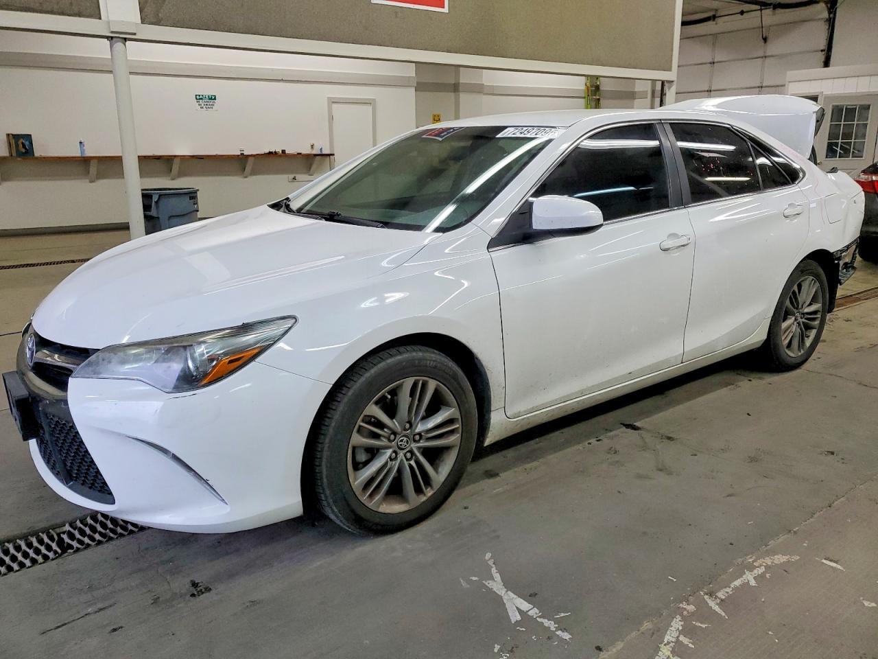 2016 TOYOTA CAMRY