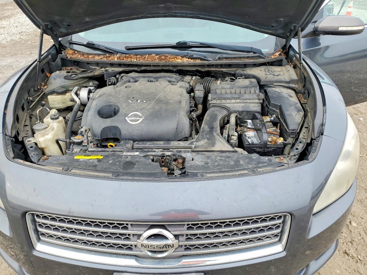 2011 NISSAN Maxima