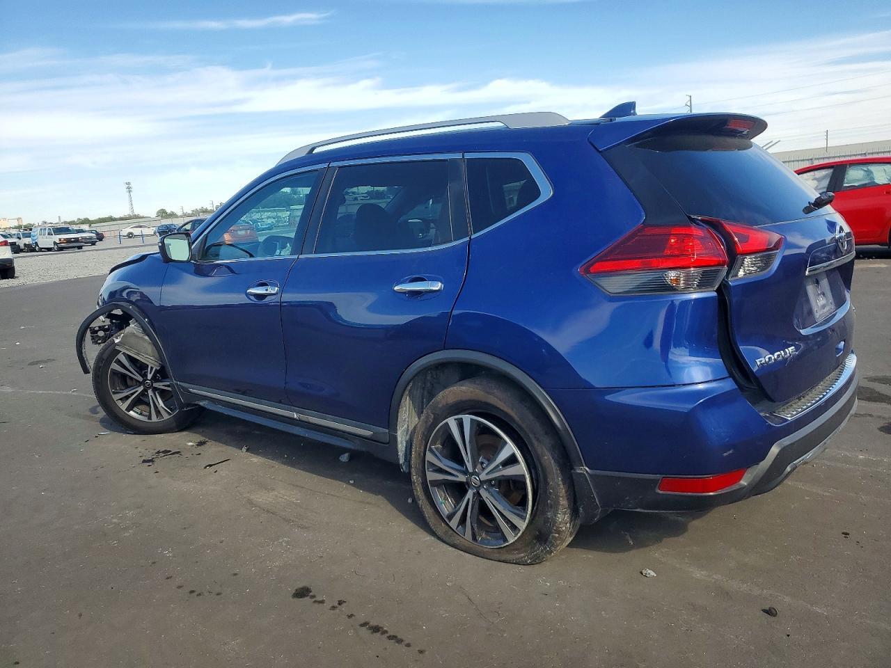 2017 NISSAN ROGUE