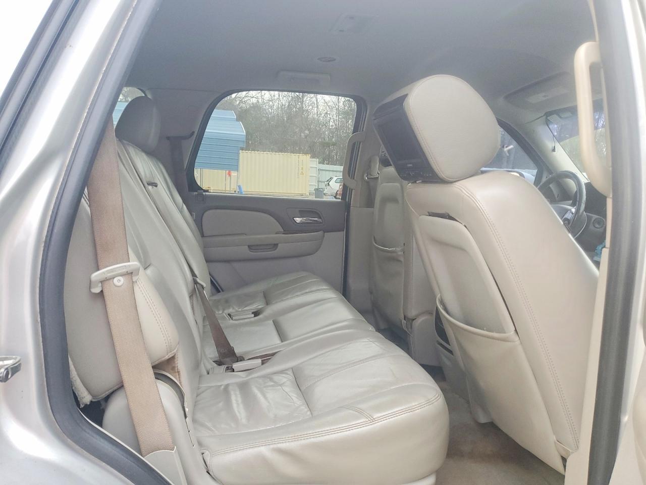 2011 CHEVROLET Tahoe