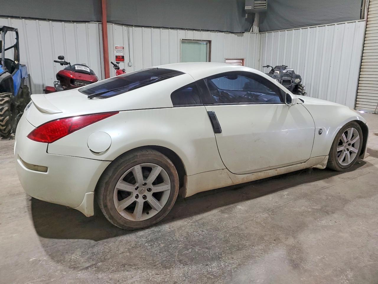 2004 NISSAN Z