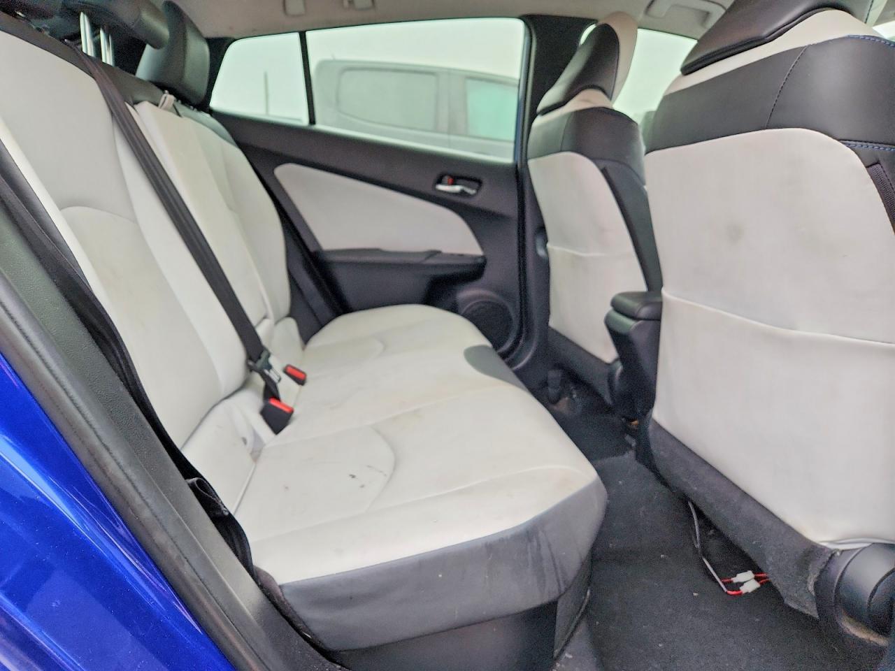 2016 TOYOTA PRIUS