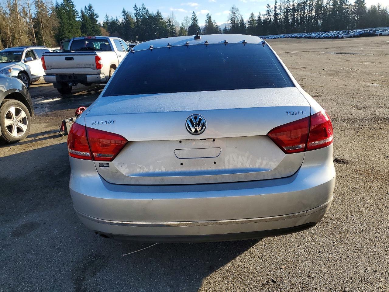 2014 VOLKSWAGEN Passat