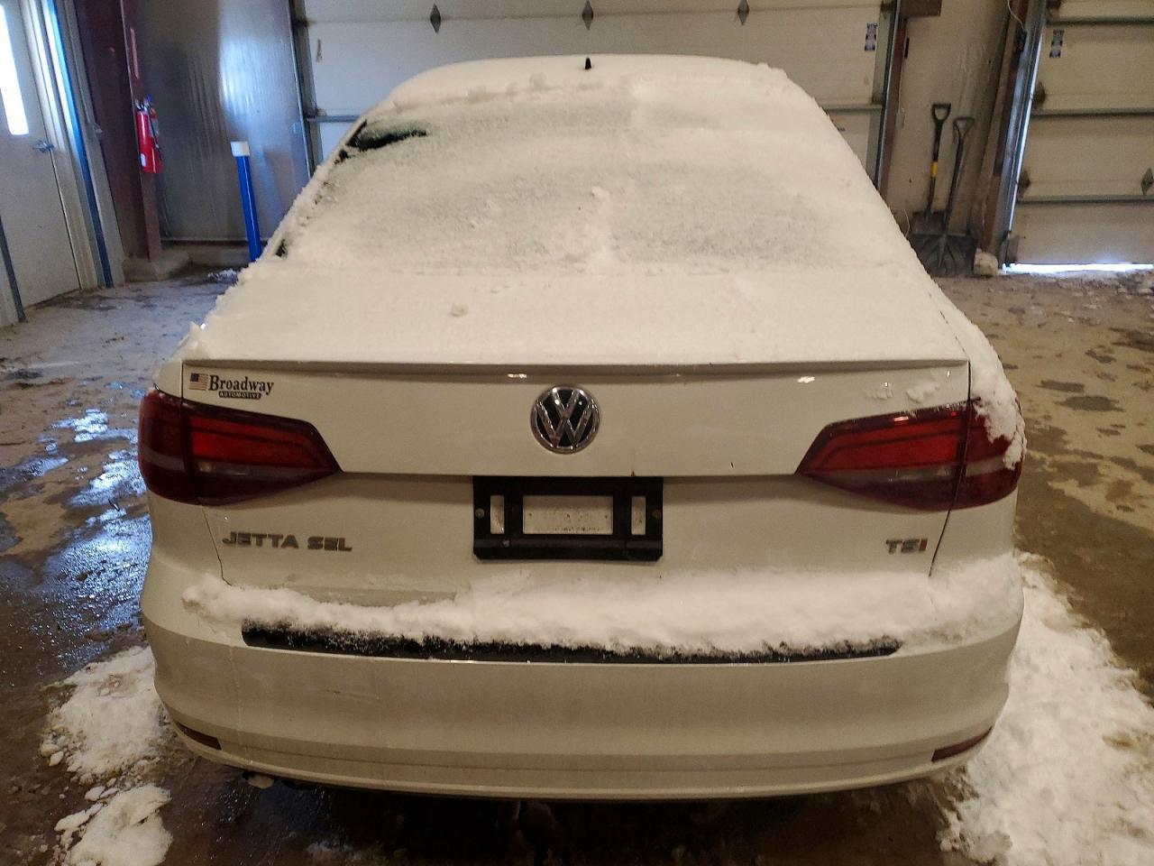2016 VOLKSWAGEN JETTA