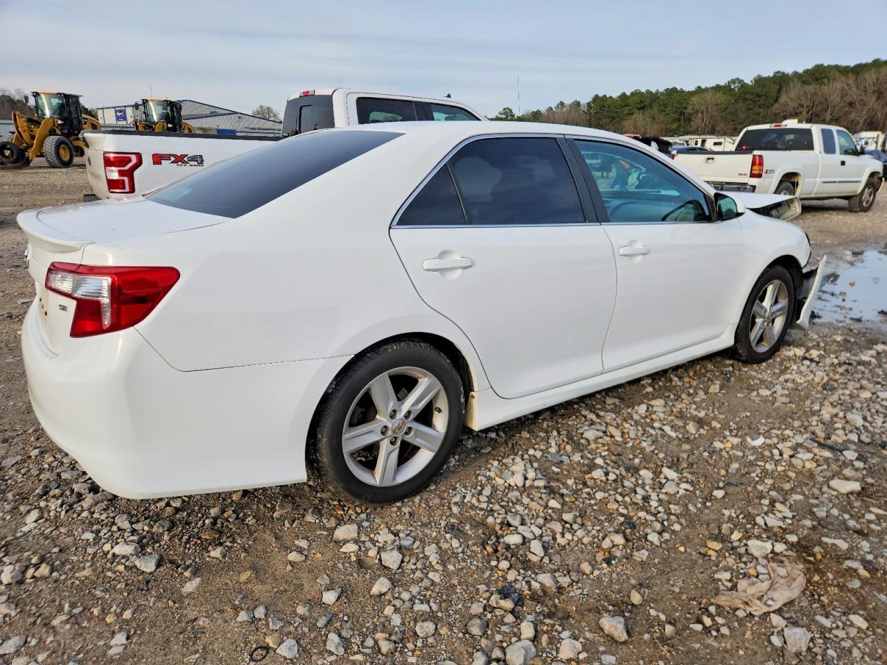 2014 TOYOTA CAMRY