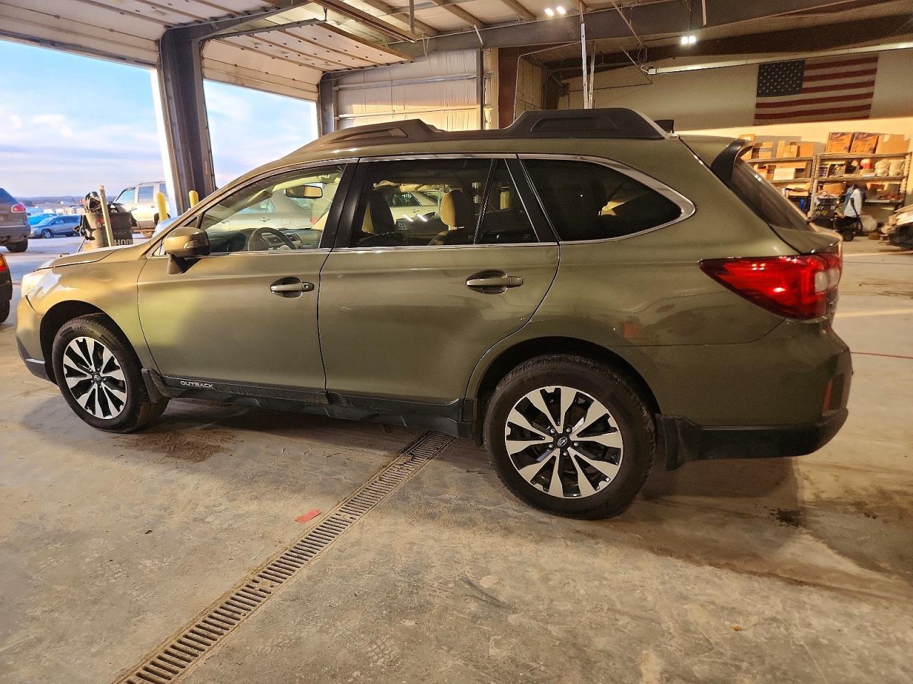 2017 SUBARU Outback