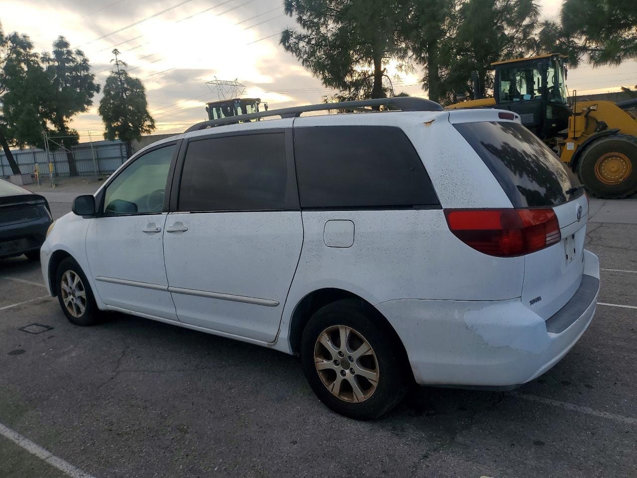 2005 TOYOTA SIENNA