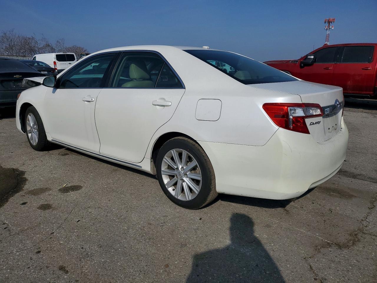 2014 TOYOTA CAMRY
