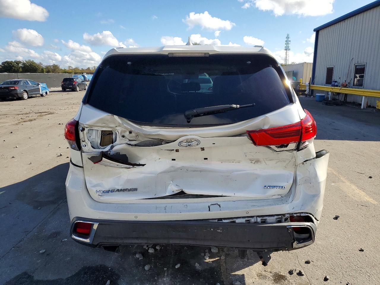 2018 TOYOTA HIGHLANDER