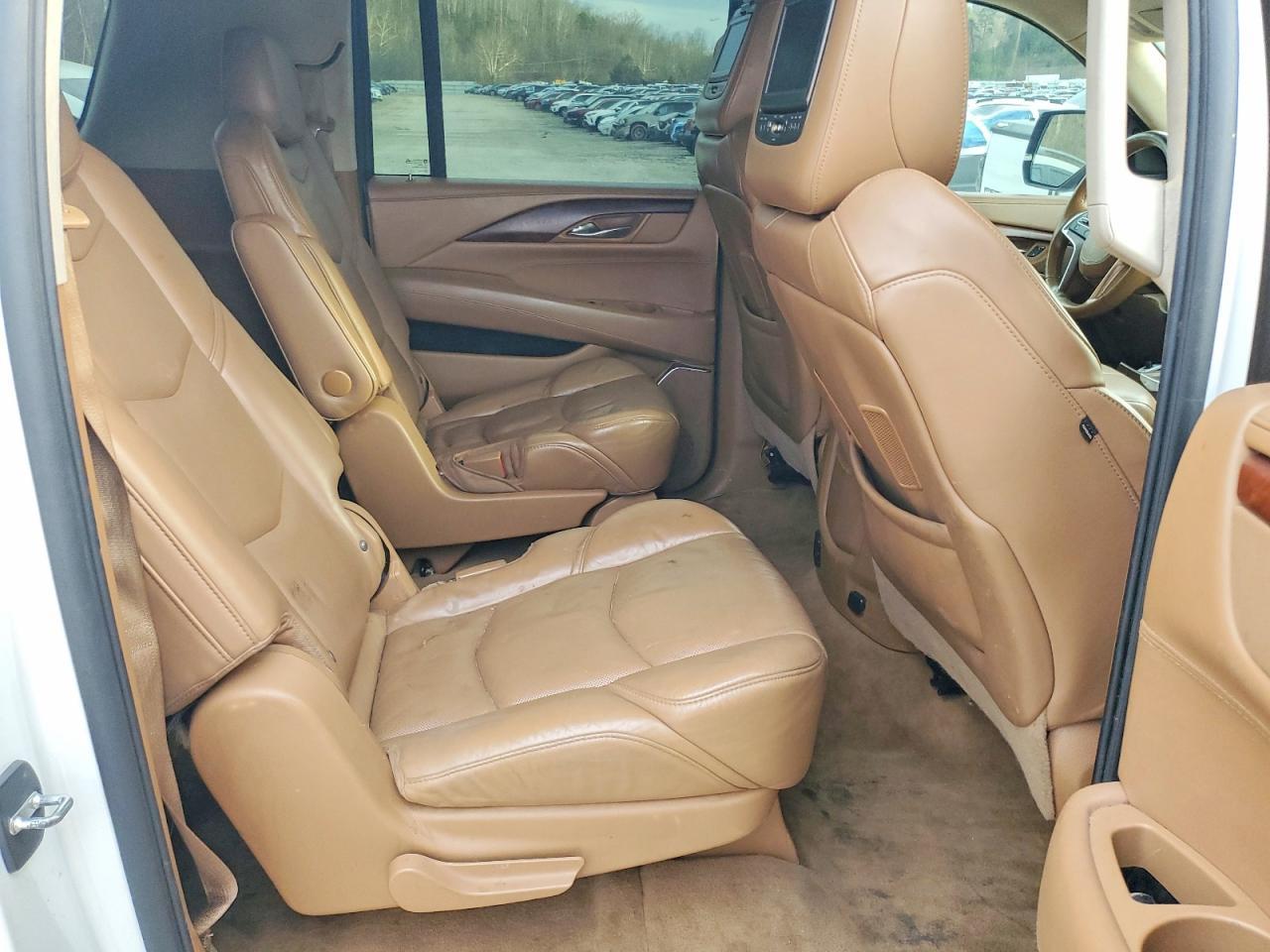 2016 CADILLAC Escalade ESV