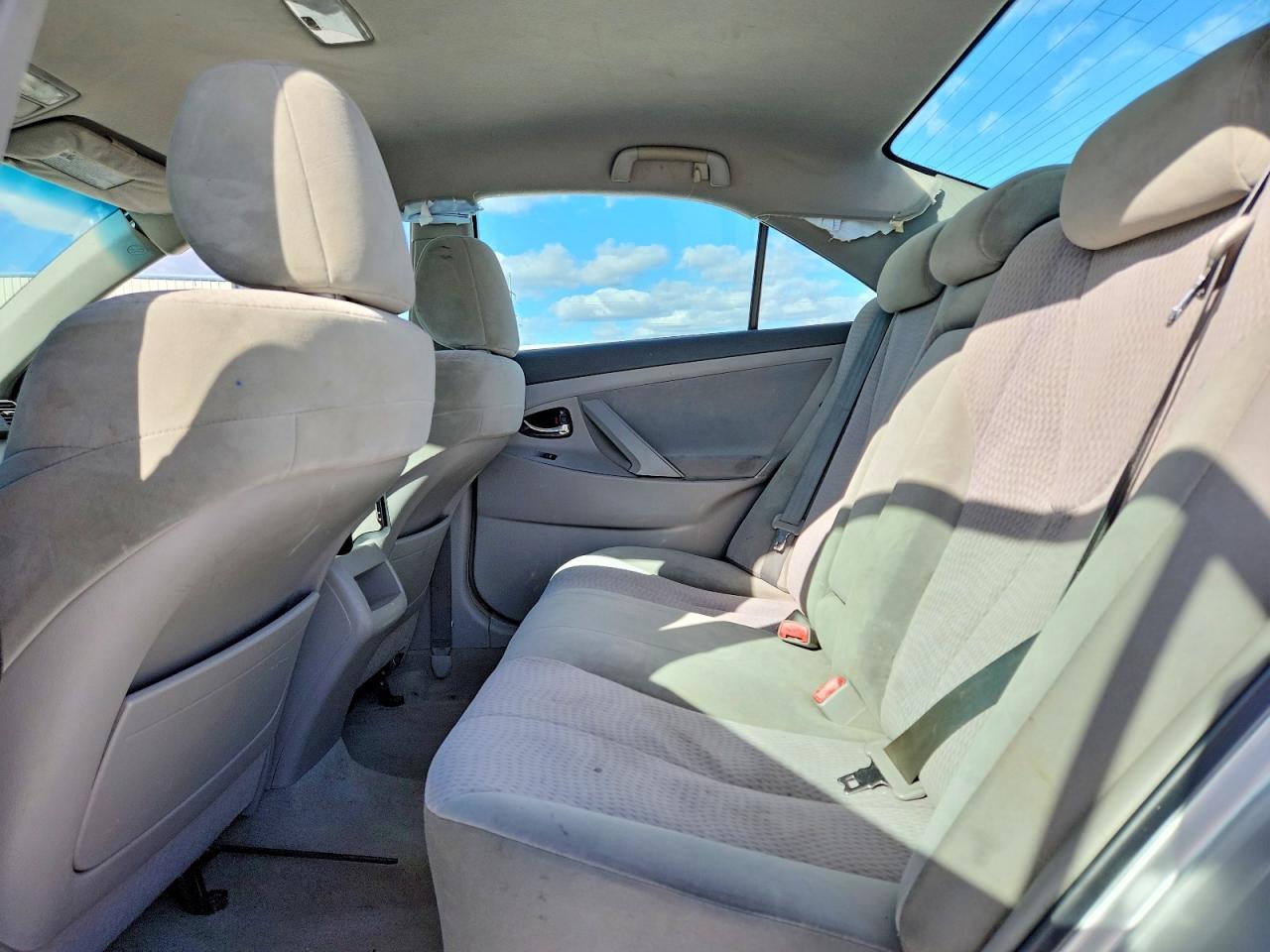 2011 TOYOTA CAMRY