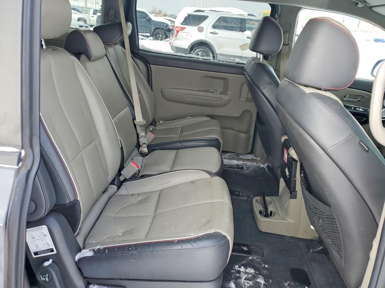 2016 KIA SEDONA