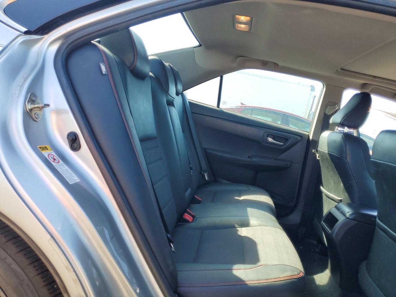 2016 TOYOTA CAMRY