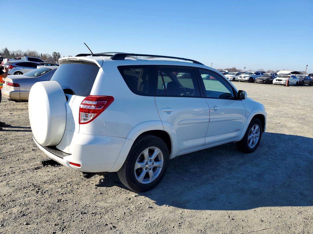 2011 TOYOTA RAV4