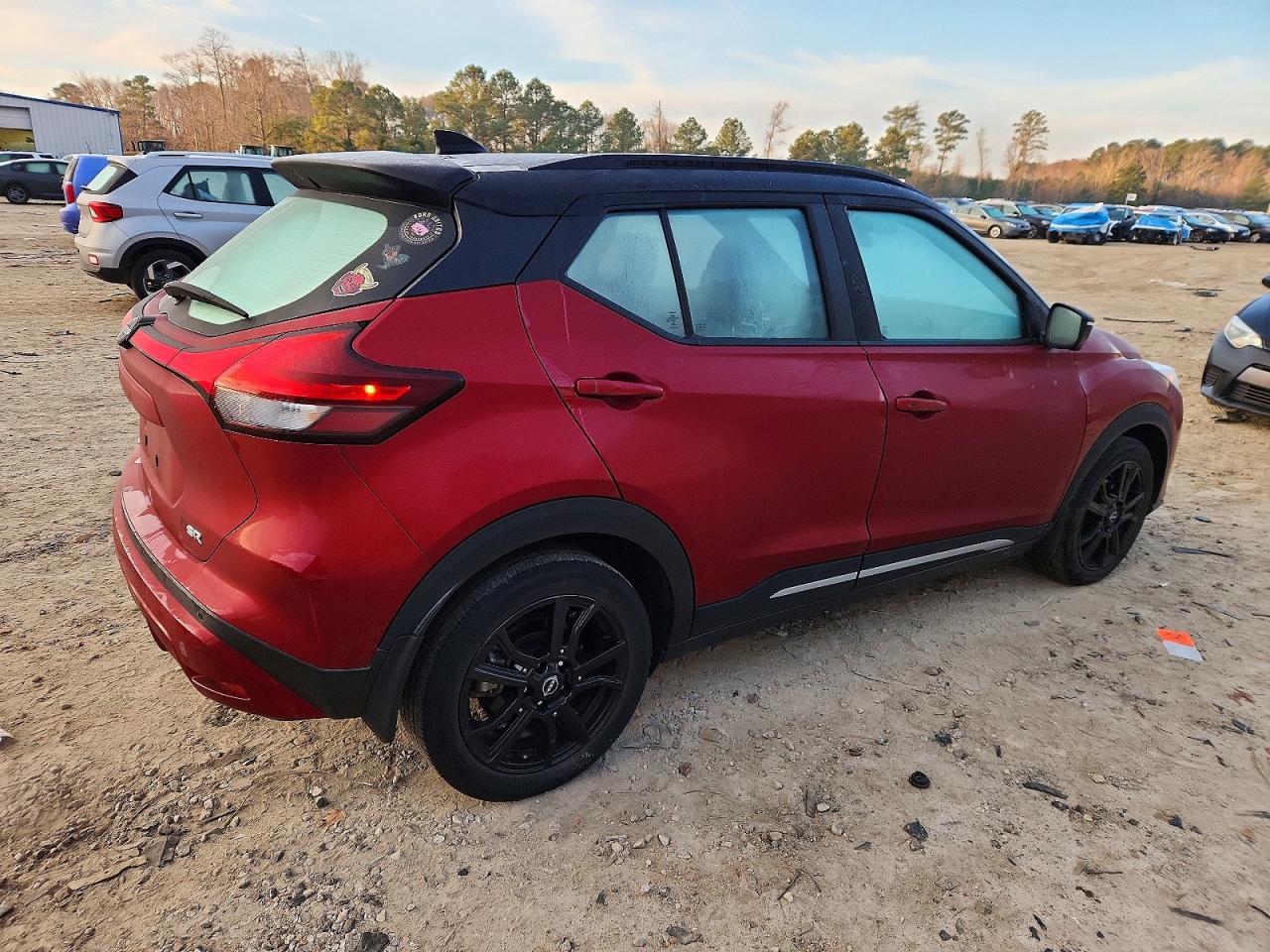 2023 NISSAN KICKS